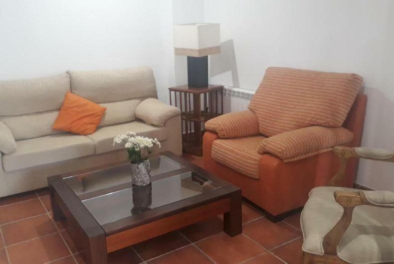 El Vallecillo Hostal Los Ojos De Gabriel מראה חיצוני תמונה