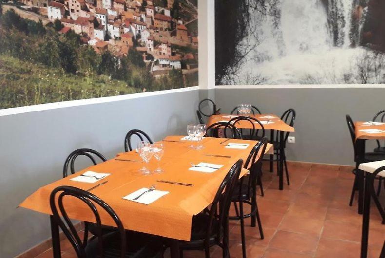 El Vallecillo Hostal Los Ojos De Gabriel מראה חיצוני תמונה